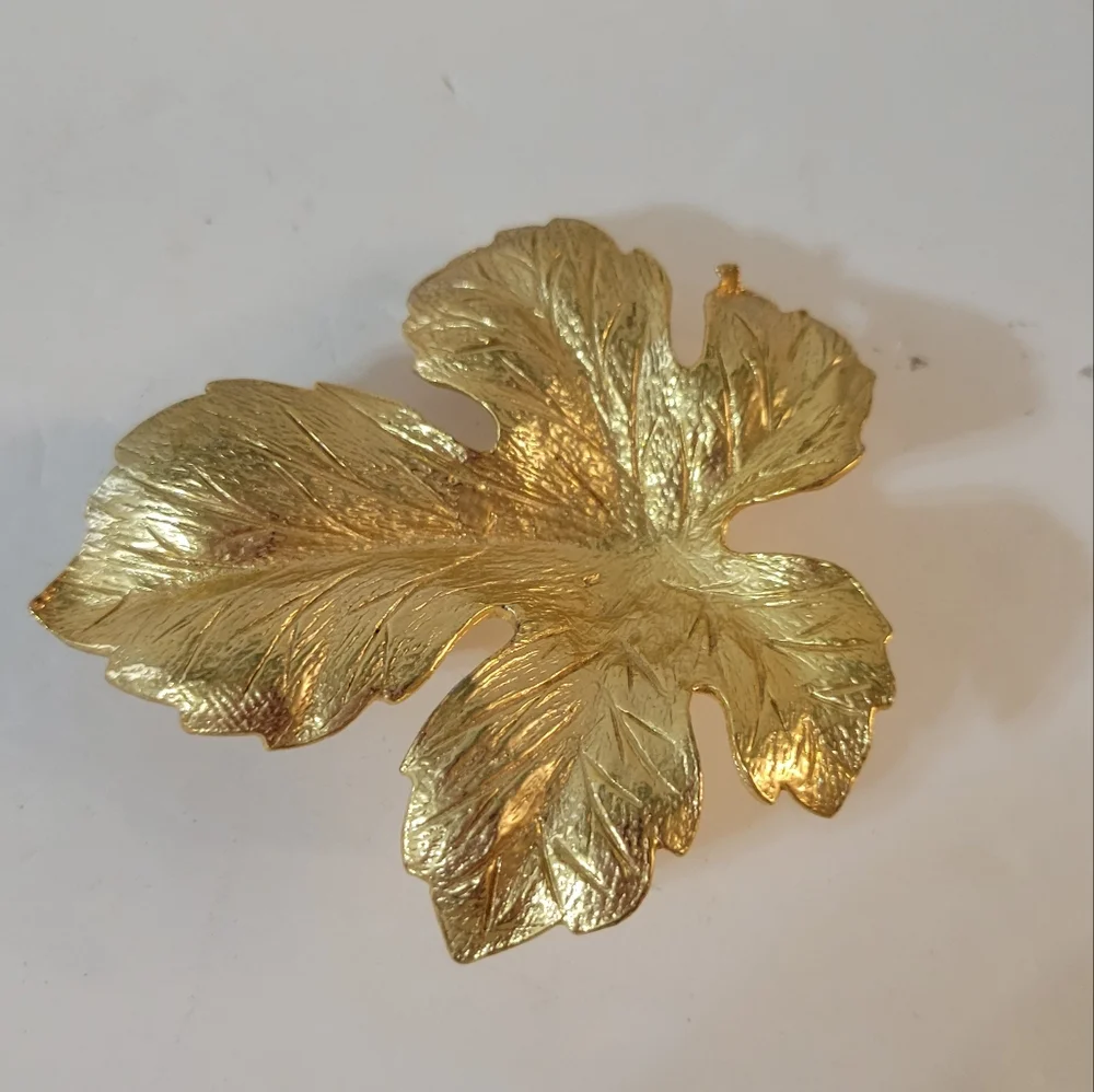 Vintage Large Leaf Brooch Goldtone